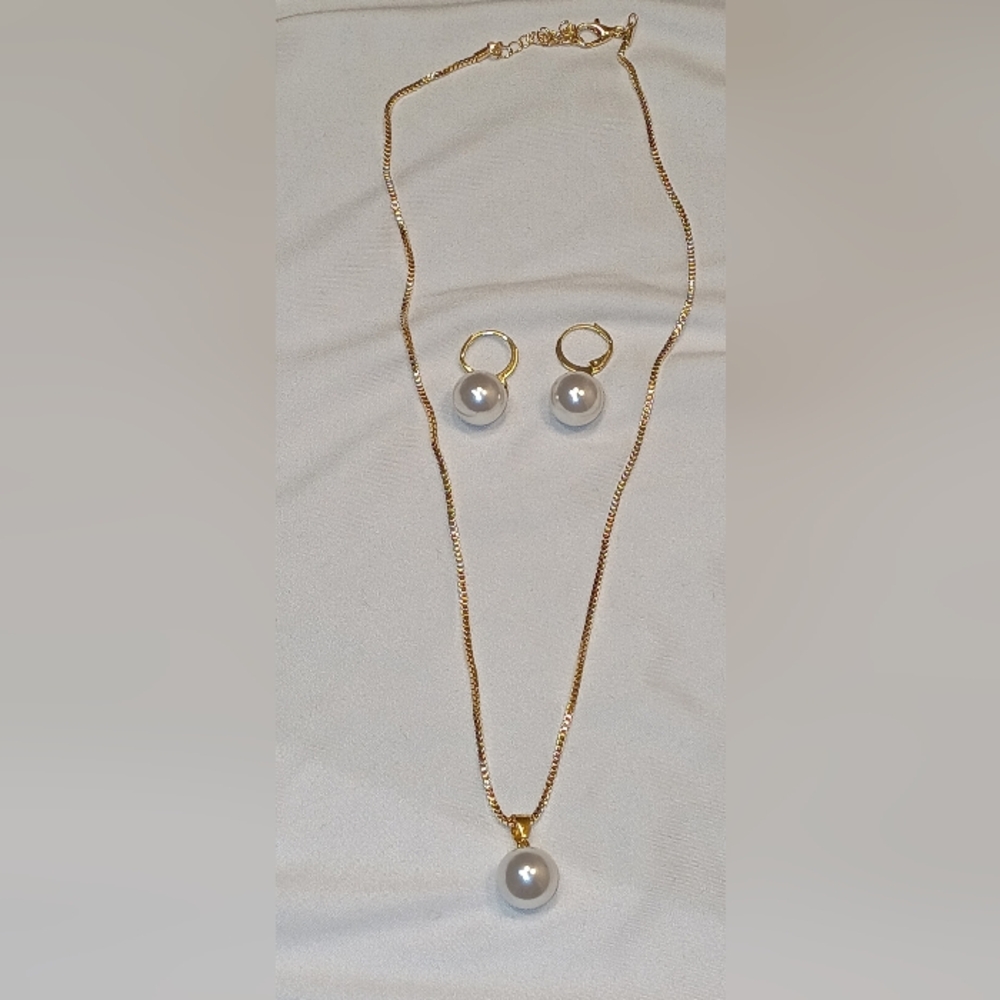Elegant Gold and Silver Pearl Jewelry Set